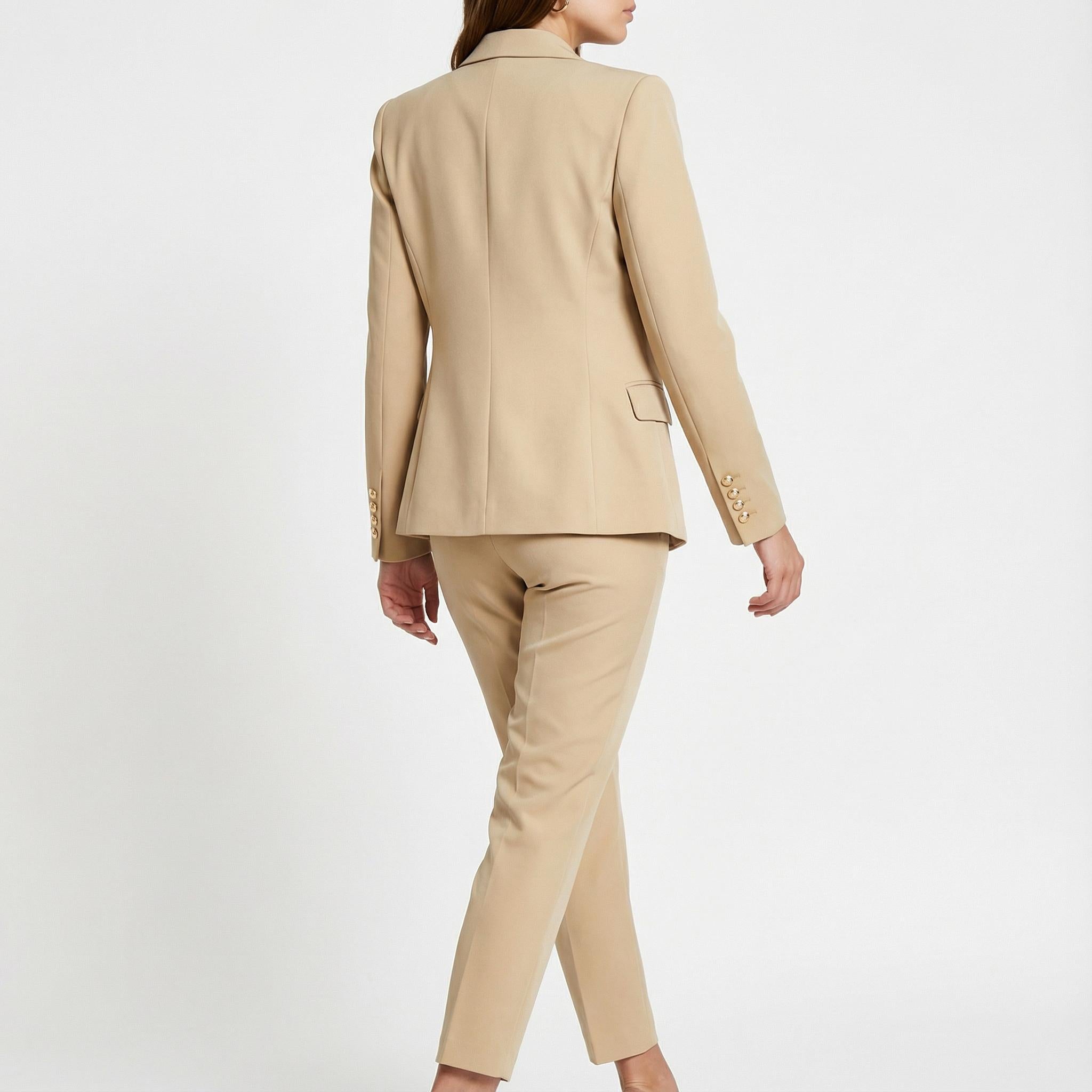 Elegancki, 2-częściowy zestawy dla kobiet – elegancki i niezobowiązujący strój