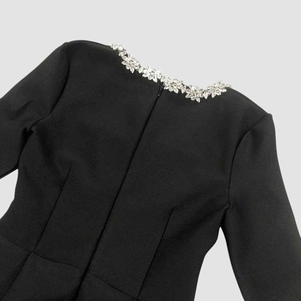 Sukienka mini o kroju litery A z długim rękawem i dekoltem dla kobiet